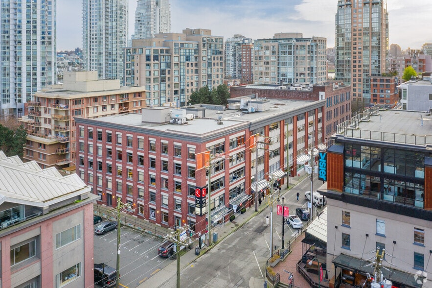 1122 Mainland St, Vancouver, BC for lease - Building Photo - Image 2 of 7