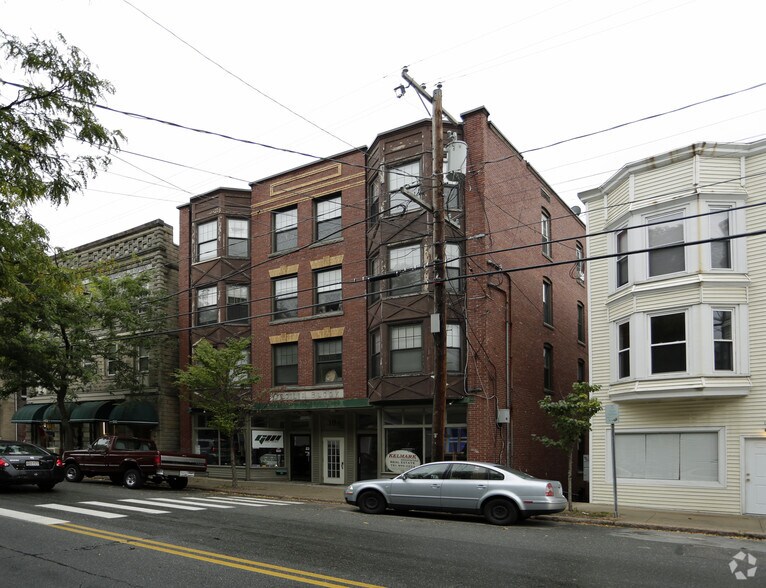 104108 River St, Haverhill, MA 01832