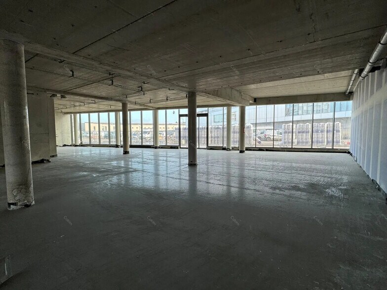 Retail in Reims for lease - Interior Photo - Image 3 of 5