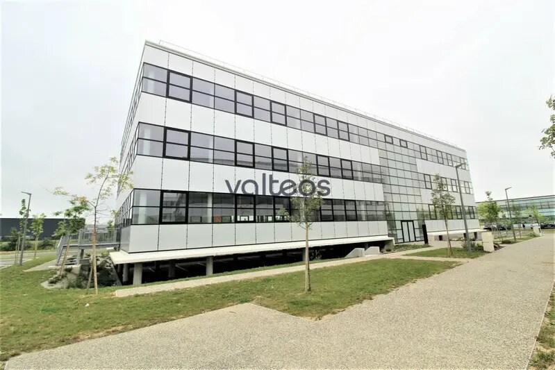 Location Bureaux 131 m² à 1 234 m² - Photo 1
