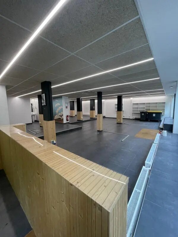 Retail in Boulogne-Billancourt for lease Interior Photo- Image 1 of 9