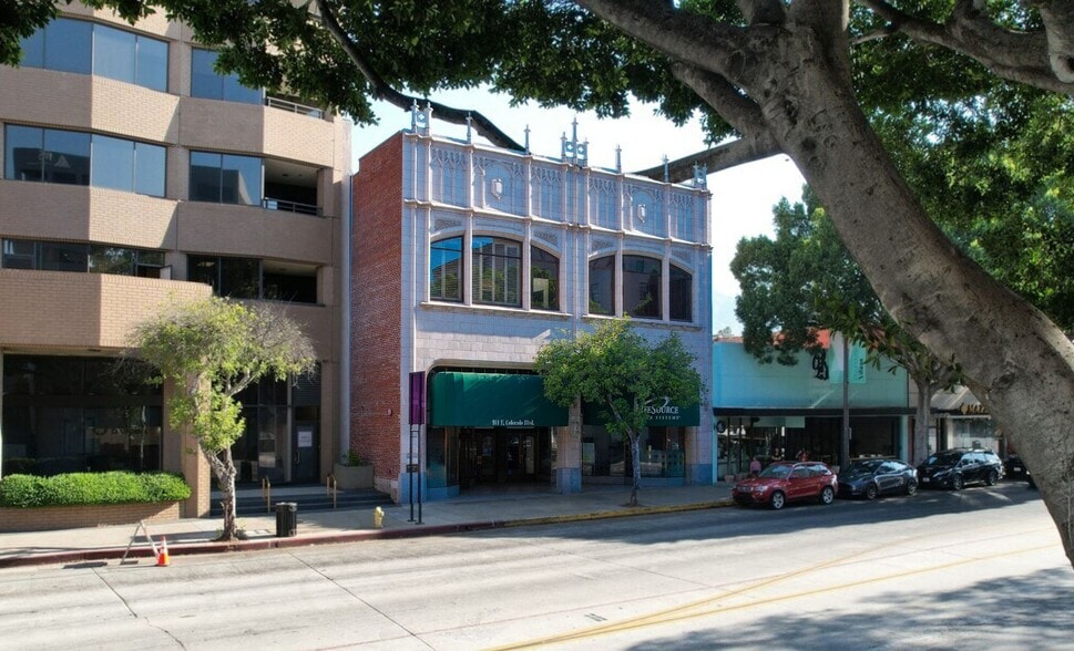 911 E Colorado Blvd, Pasadena, CA for sale - Building Photo - Image 2 of 20