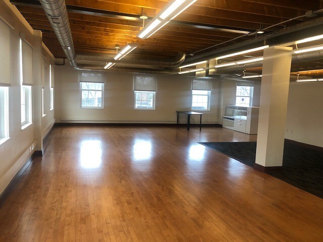 13220-13228 Shaker Sq, Cleveland, OH for lease - Interior Photo - Image 3 of 14