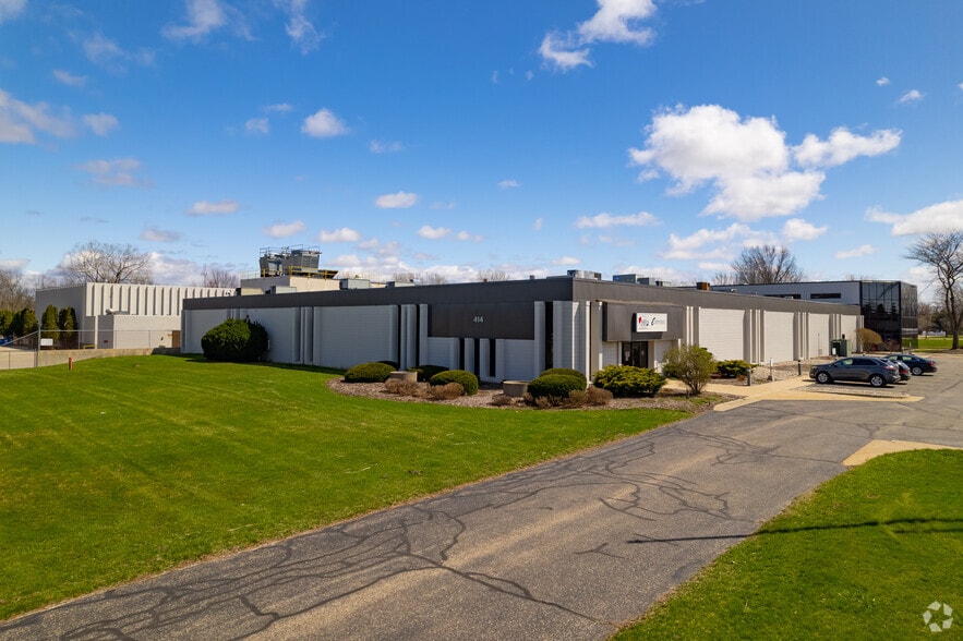 414 E 40th St, Holland, MI for lease - Primary Photo - Image 1 of 14