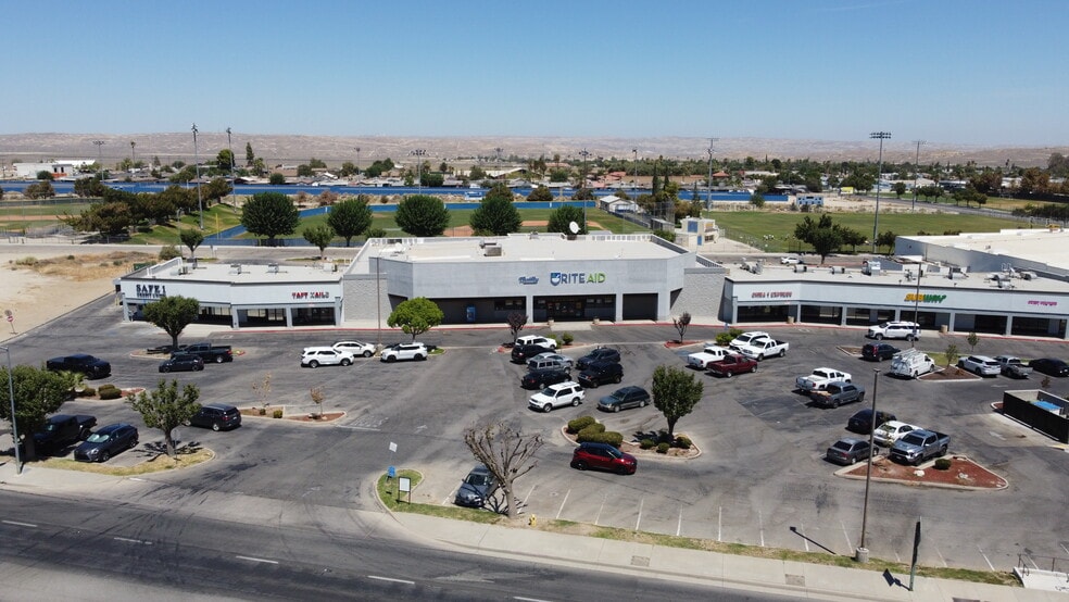 1076 Kern St, Taft, CA for lease - Building Photo - Image 1 of 3