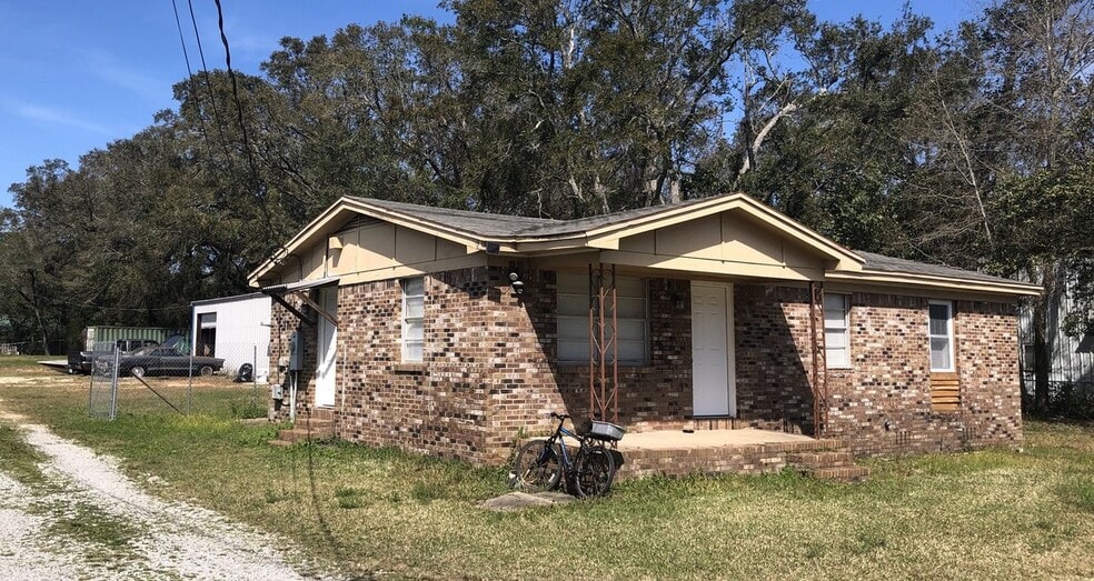 1010 Creighton Rd, Pensacola, FL 32504