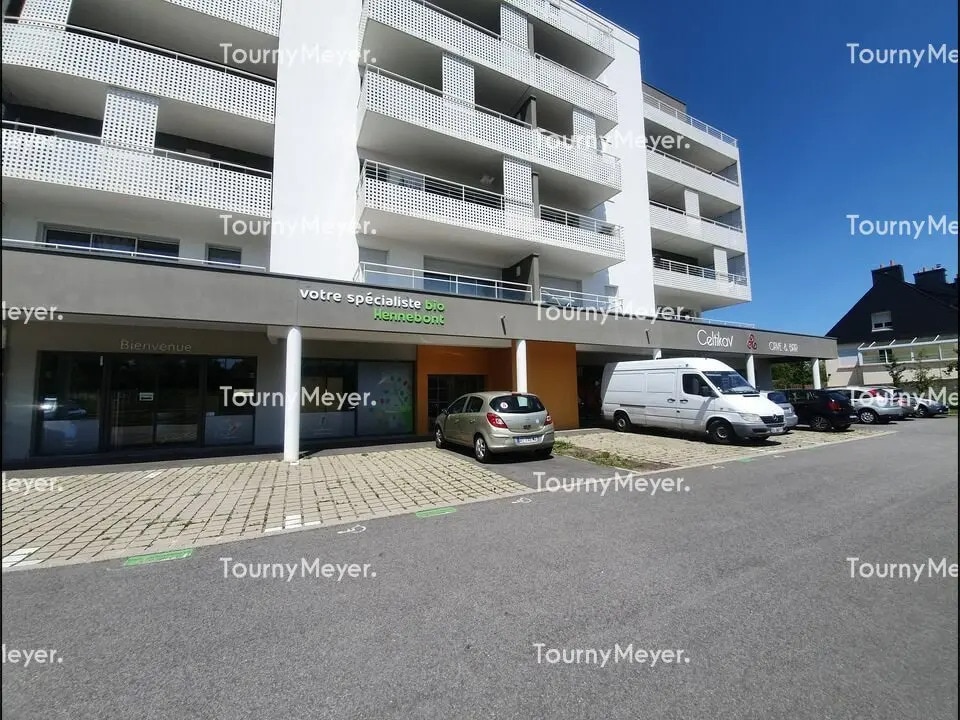 Retail in Hennebont for lease Building Photo- Image 1 of 2