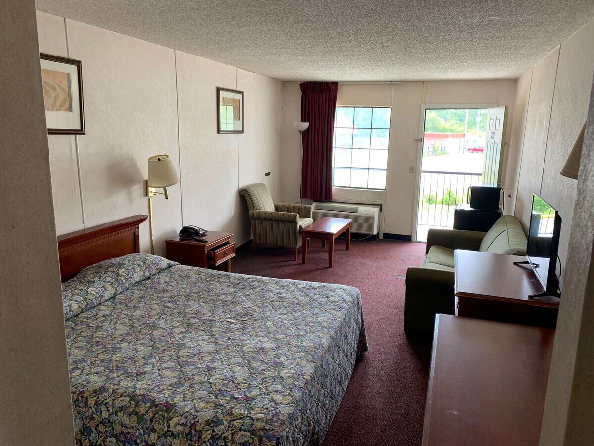 92 Lakeview Dr, Homerville, GA 31634