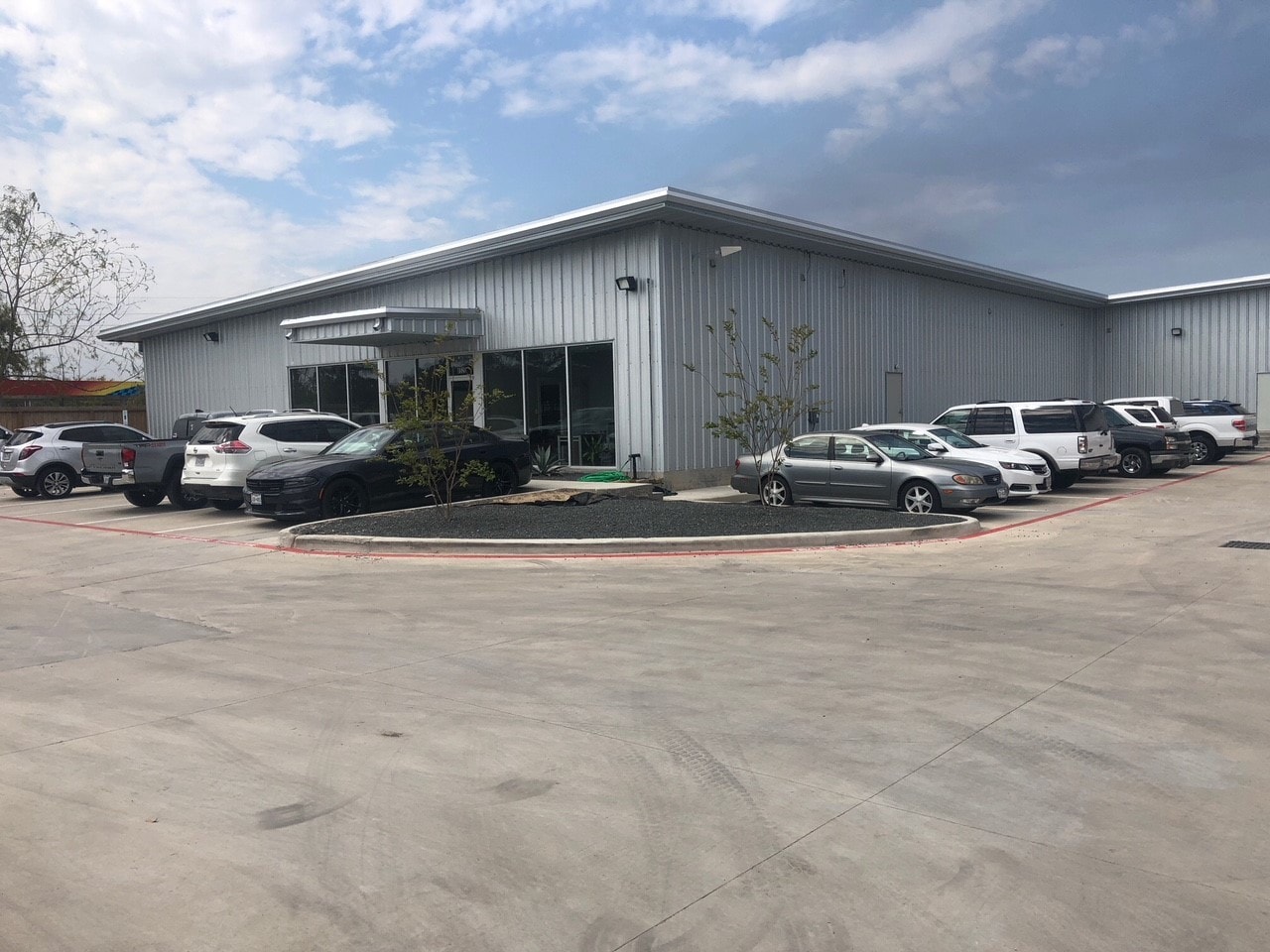 8520 Summertree Dr, Houston, TX for lease Building Photo- Image 1 of 11