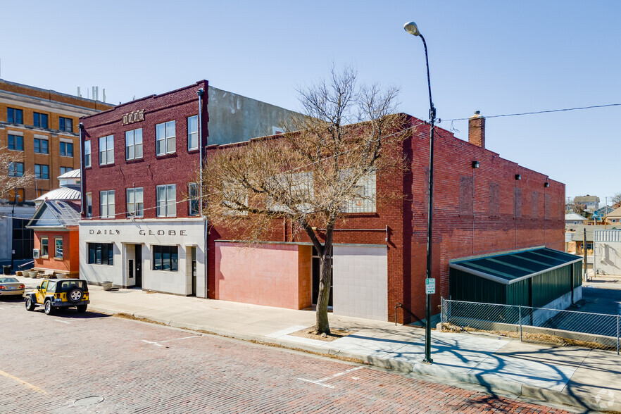 705 N 2nd Ave, Dodge City, KS for sale - Building Photo - Image 2 of 38