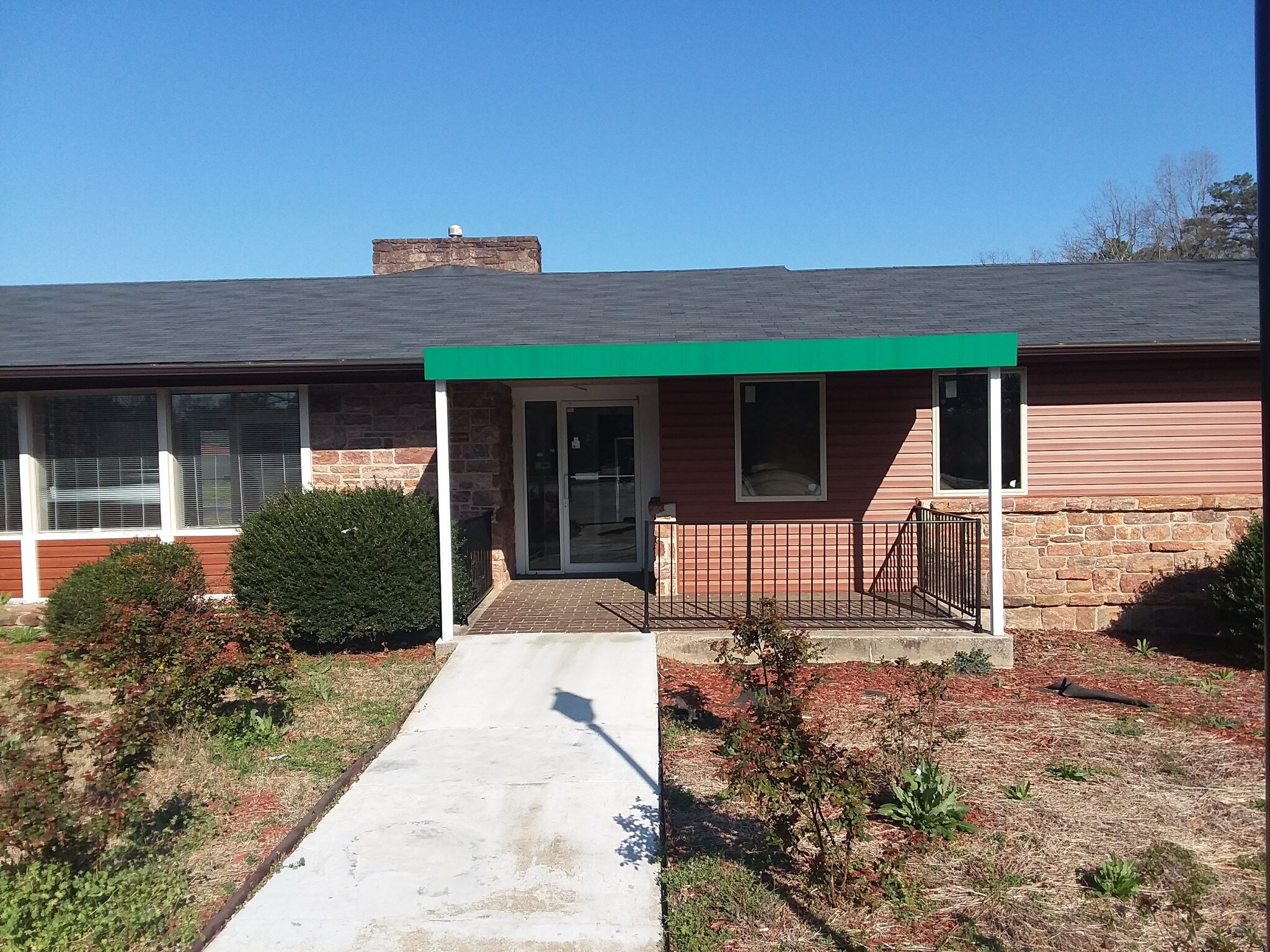 2121 Wade Hampton Blvd, Greenville, SC 29615 Retail for Sale