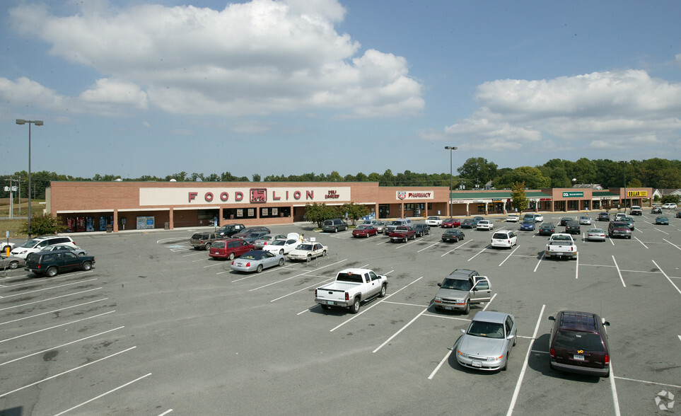 4665-4719 Richmond Rd, Warsaw, VA for lease - Building Photo - Image 1 of 6