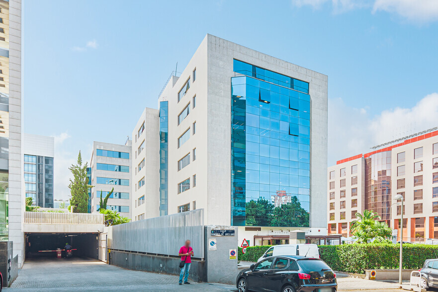 Calle Torrelaguna, 64, Madrid, Madrid for lease - Building Photo - Image 3 of 4