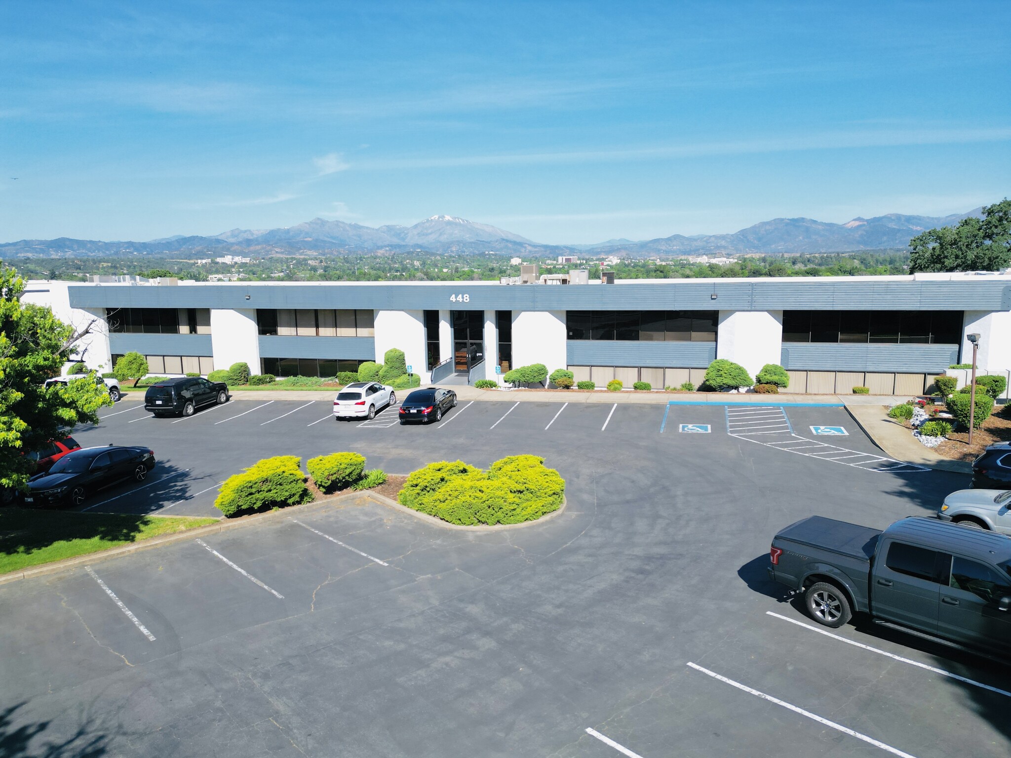 448 Redcliff Dr, Redding, CA for lease Building Photo- Image 1 of 8