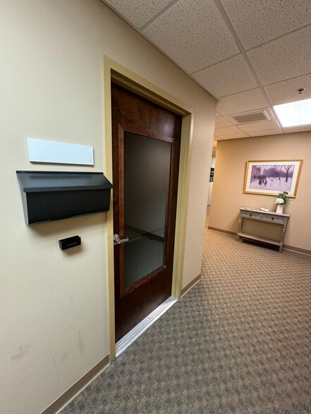 465 S washington St, North Attleboro, MA for lease - Interior Photo - Image 2 of 6