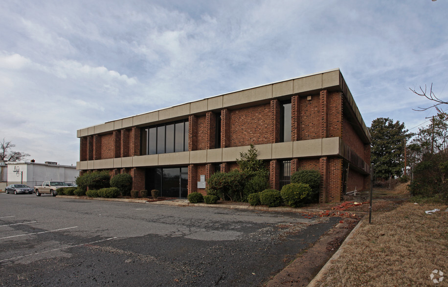 1111 Hawthorne Ln, Charlotte, NC for sale - Building Photo - Image 1 of 1