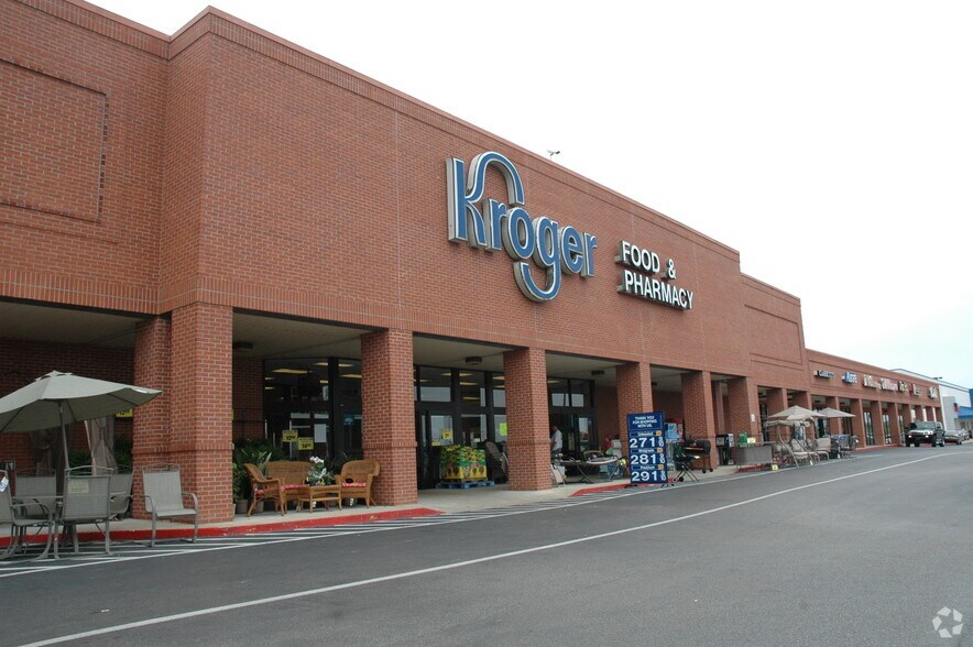 930 Barnes Crossing Rd, Tupelo, MS 38804