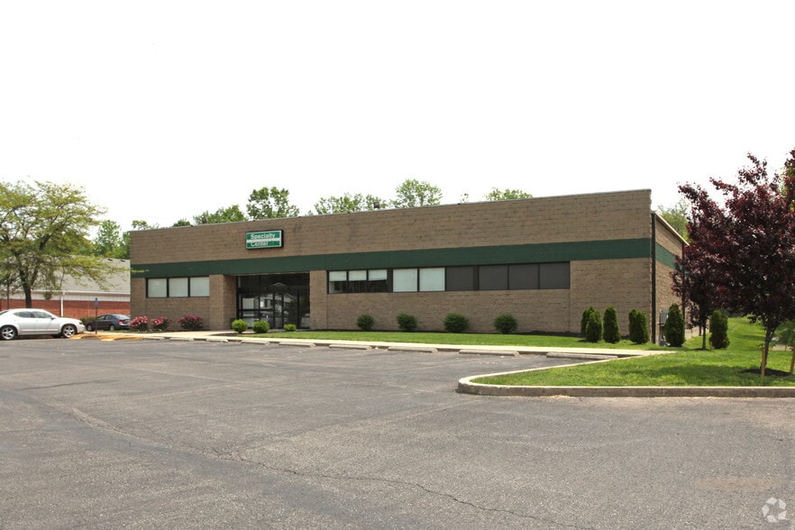 1802 E 10th St, Jeffersonville, IN for sale - Primary Photo - Image 1 of 85