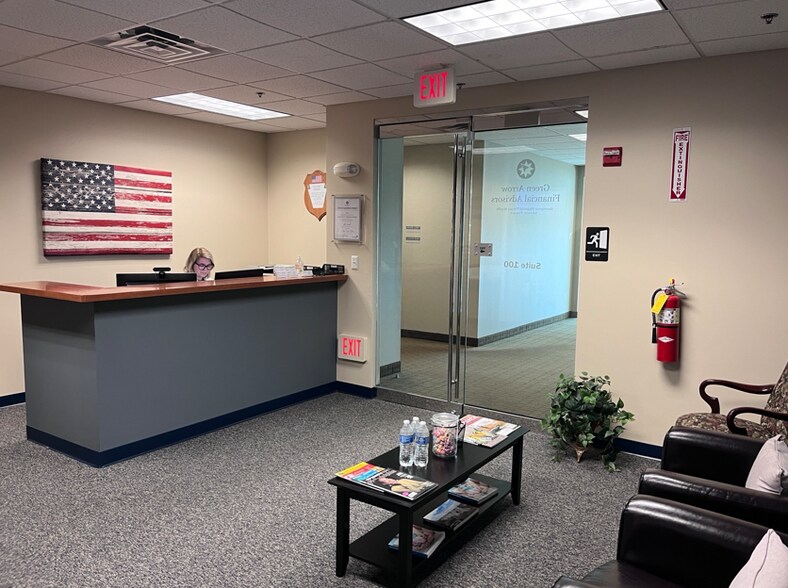 855 Springdale Dr, Exton, PA for lease - Interior Photo - Image 3 of 4