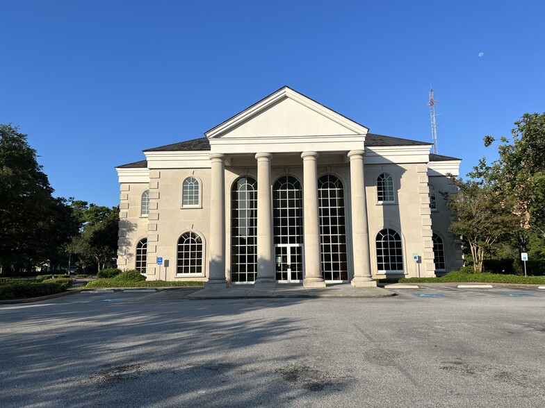 2003 Oak St, Myrtle Beach, SC for sale - Building Photo - Image 1 of 1