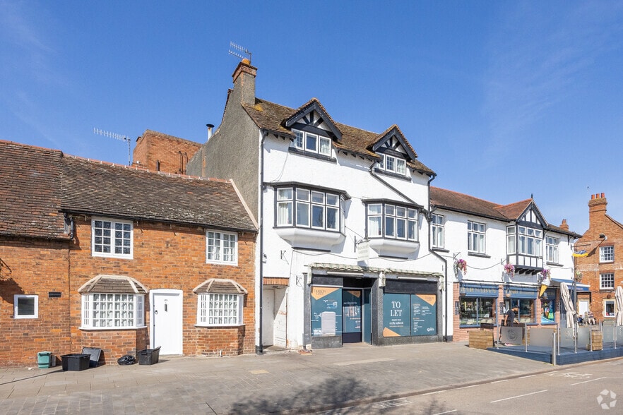 28 Waterside, Stratford Upon Avon for lease - Building Photo - Image 2 of 3