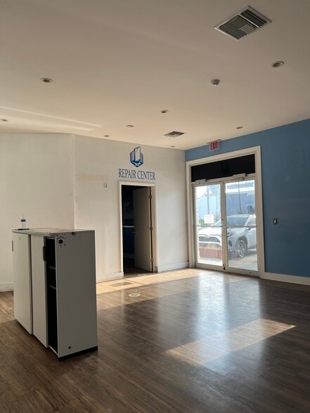 6327 S Orange Ave, Orlando, FL for lease - Interior Photo - Image 2 of 12