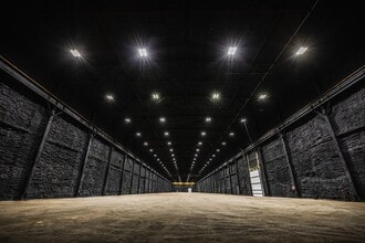 370 Babcock St, Buffalo, NY for lease Interior Photo- Image 2 of 2