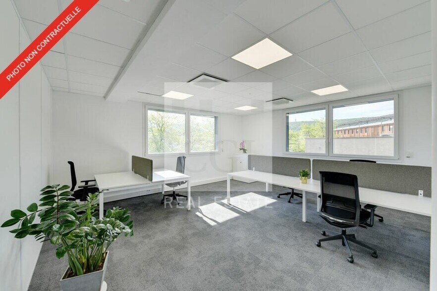 Office in Échirolles for lease - Building Photo - Image 2 of 14