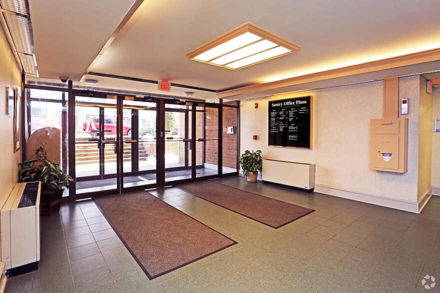 216 Haddon Ave, Westmont, NJ for lease - Lobby - Image 3 of 4