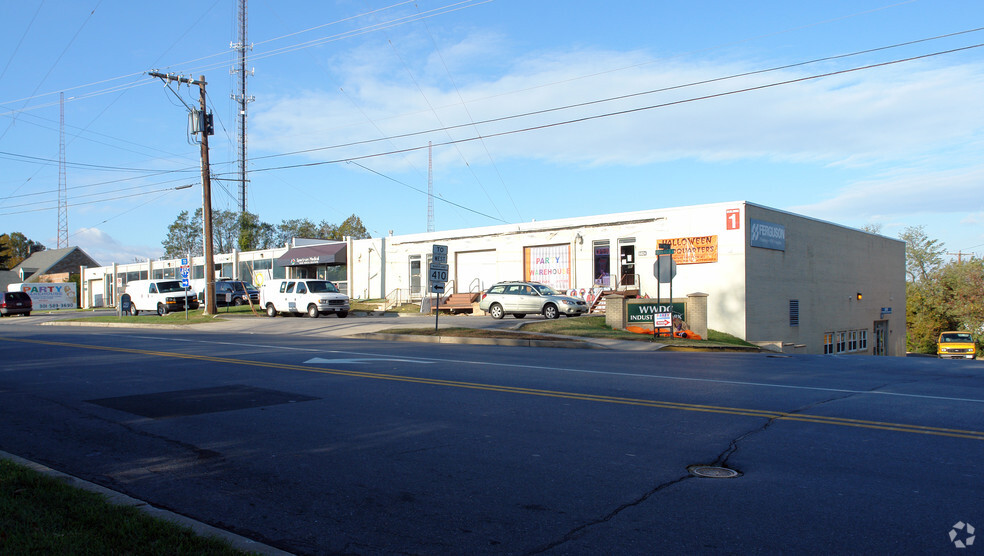 8810-8824 Brookville Rd, Silver Spring, MD for lease - Primary Photo - Image 1 of 4