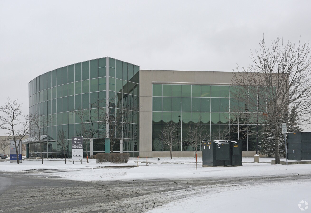 5280 Solar Dr, Mississauga, ON L4W 5M8