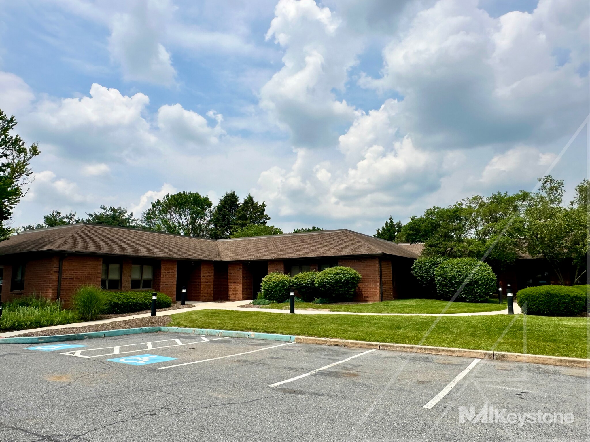 2201 Ridgewood Rd, Wyomissing, PA for sale Building Photo- Image 1 of 52