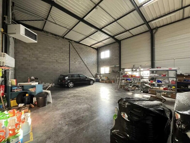 2 Rue Gabriel Bourdarias, Vénissieux for lease - Interior Photo - Image 3 of 20