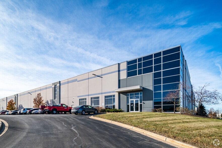 5235-5325 International Dr, Cudahy, WI for lease - Building Photo - Image 3 of 6