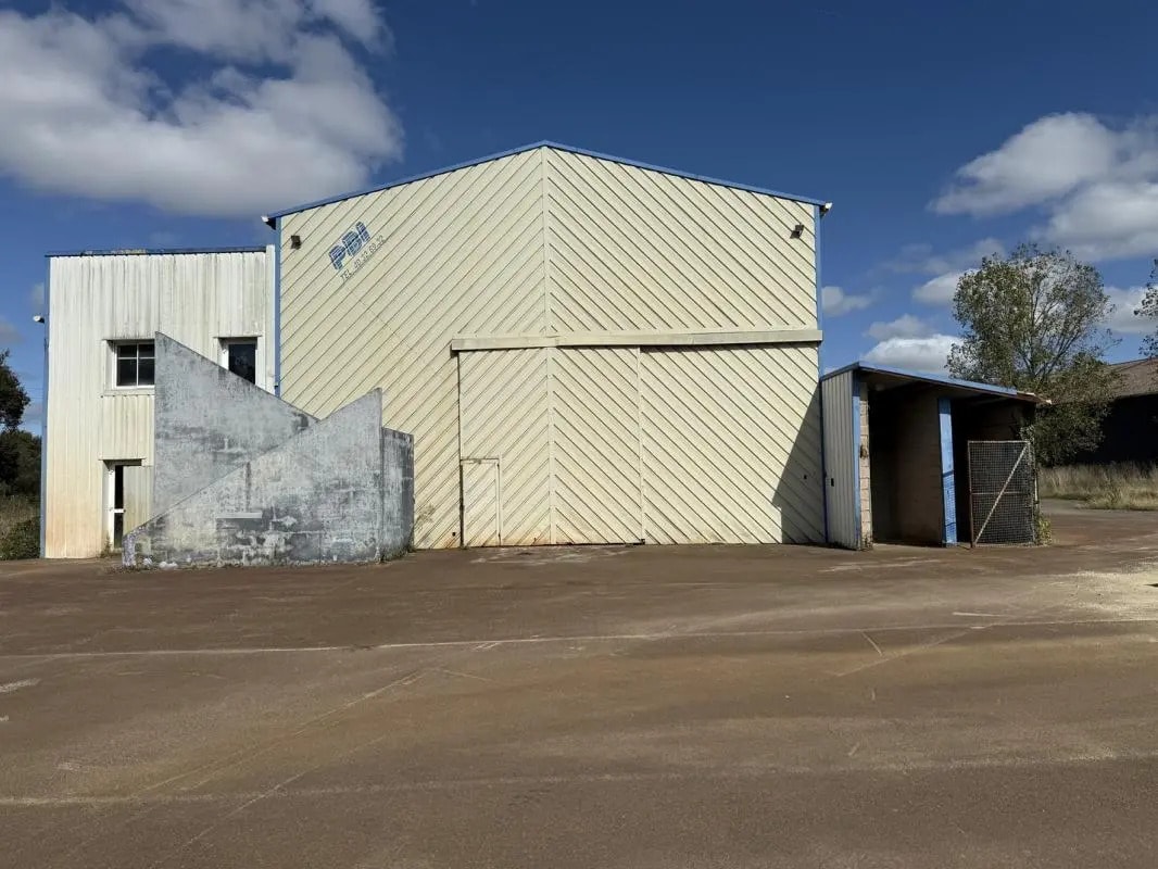 Flex in Brains for lease Building Photo- Image 1 of 6