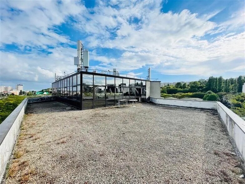 Office in Rosny-sous-Bois for lease - Building Photo - Image 3 of 9