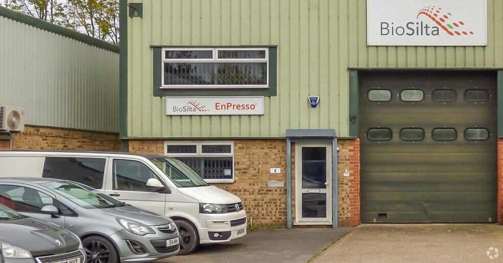 8-11 Bramley Rd, St Ives for lease - Primary Photo - Image 1 of 1