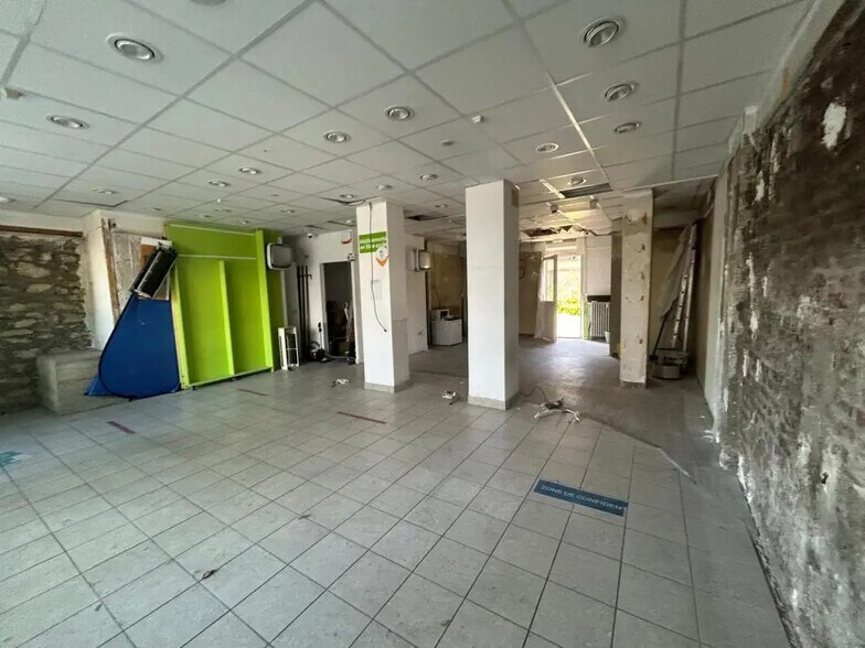 Retail in Boulogne-Billancourt for lease - Building Photo - Image 2 of 7