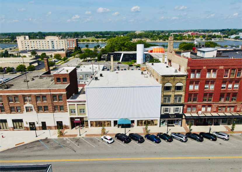 711 Washington Ave, Bay City, MI for sale - Building Photo - Image 1 of 66