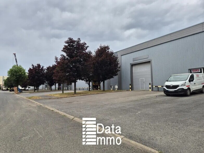 2 Avenue Des Bleuets, Bonneuil-sur-Marne for lease - Building Photo - Image 3 of 6