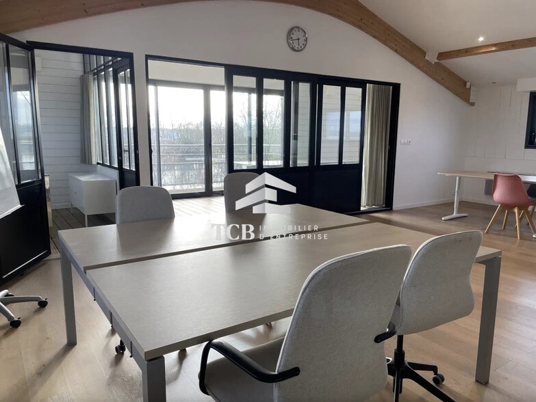 Office in Saint-Herblain for lease - Interior Photo - Image 3 of 7