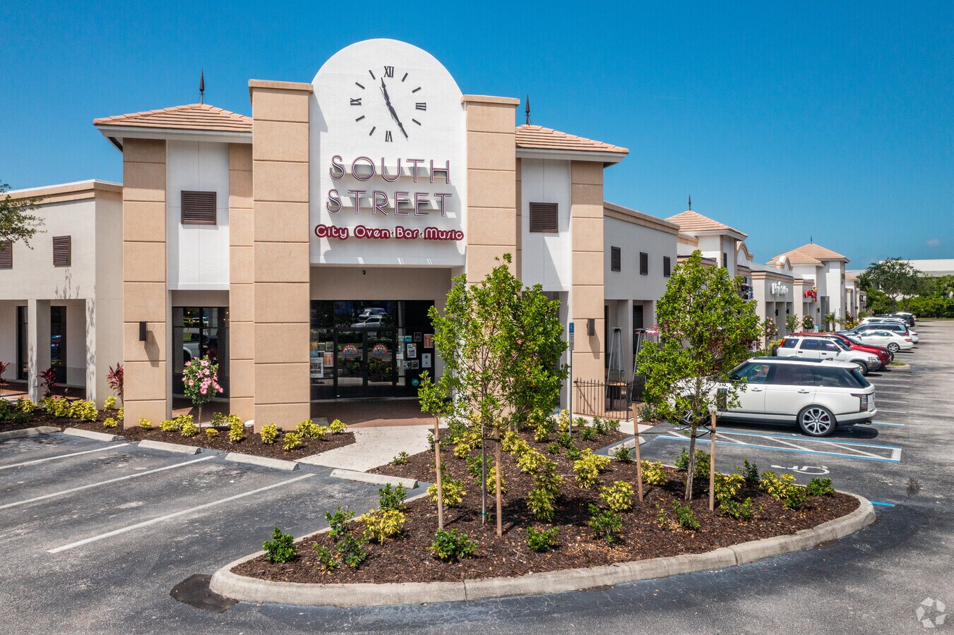 1410 Pine Ridge Rd, Naples, FL 34108