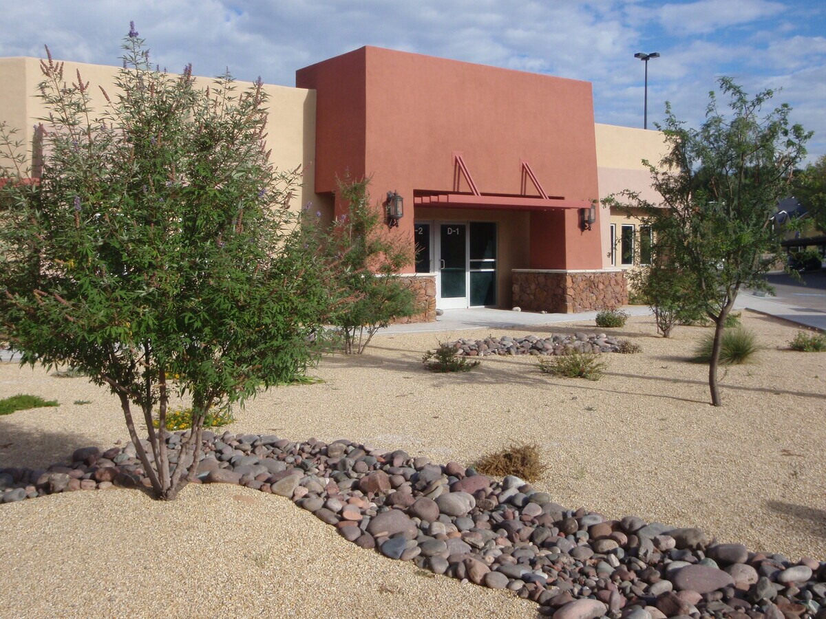 550 S Mesa Hills Dr, El Paso, TX 79912