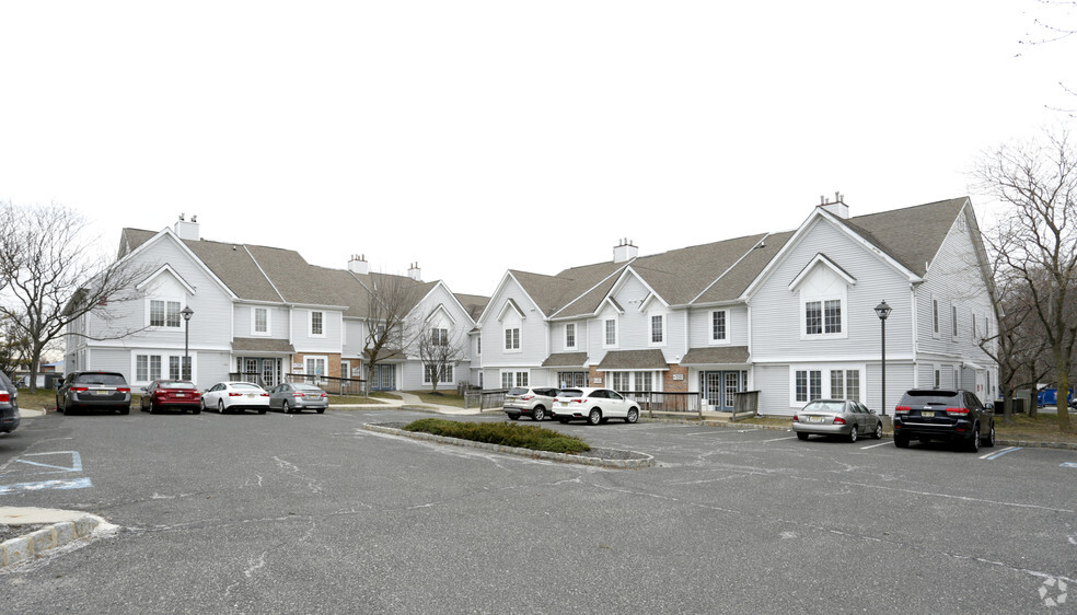 1 Bethany Rd, Hazlet, NJ for lease - Building Photo - Image 1 of 9