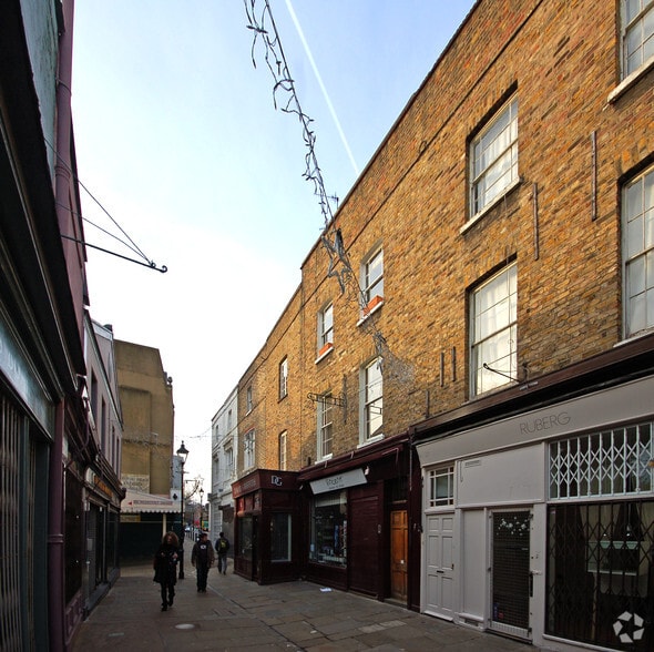 19 Camden Passage, London for lease - Building Photo - Image 2 of 5
