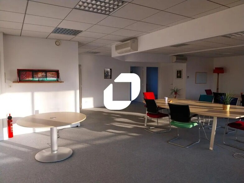 Office in Orvault for lease - Building Photo - Image 2 of 16