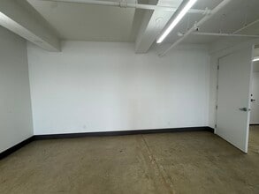 122 E 7th St, Los Angeles, CA for lease Interior Photo- Image 1 of 4