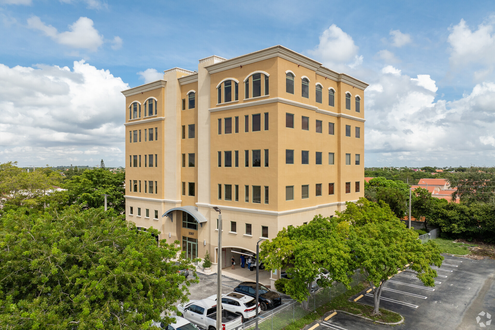 2387 W 68th St, Hialeah, FL for lease Building Photo- Image 1 of 26