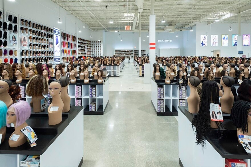 7200 S Cicero Ave, Chicago, IL 60629 SamsBeauty Warehouse
