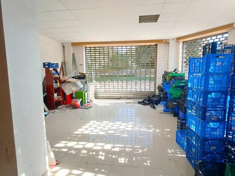 Retail in Aspe for lease - Building Photo - Image 3 of 6